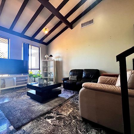 Affordable Beautiful Queen Bedroom Near City Swan River Fremantle University Perth Exterior photo