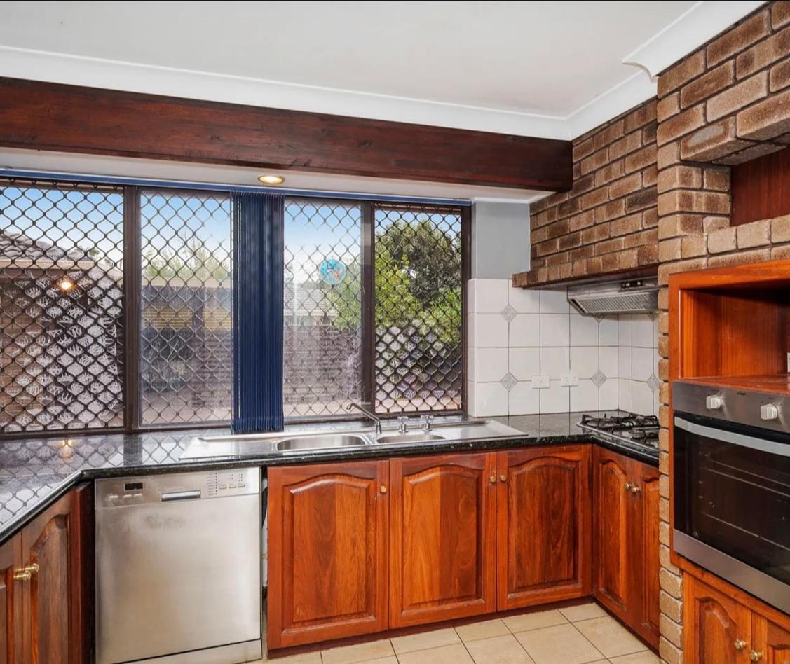 Affordable Beautiful Queen Bedroom Near City Swan River Fremantle University Perth Exterior photo