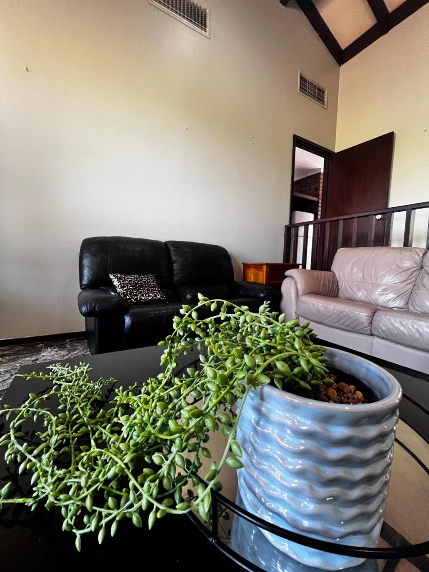 Affordable Beautiful Queen Bedroom Near City Swan River Fremantle University Perth Exterior photo